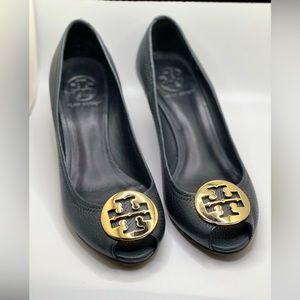Tory Burch Navy open toe wedge - Gold Logo